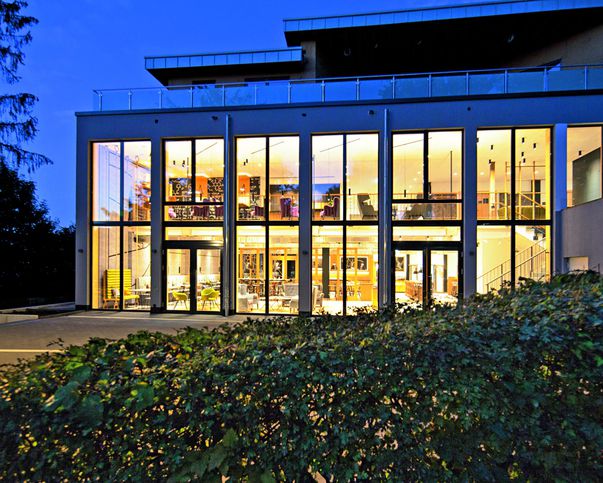 Abb. Schulhaus Hotel
