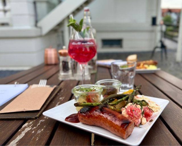 Abb. Sommerliches Grillbuffet | Entspanntes Dinner 