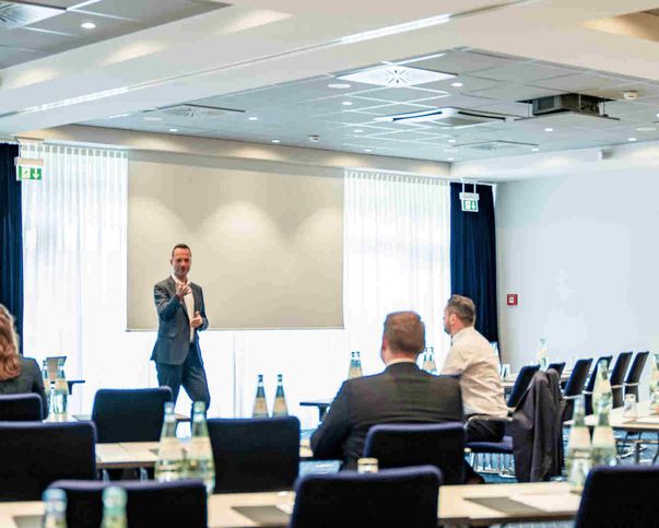 Abb. Hotel Vier Jahreszeiten Starnberg