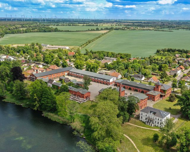 Abb. Inspiration tanken, Effizienz steigern: Sommerspezial 2025
